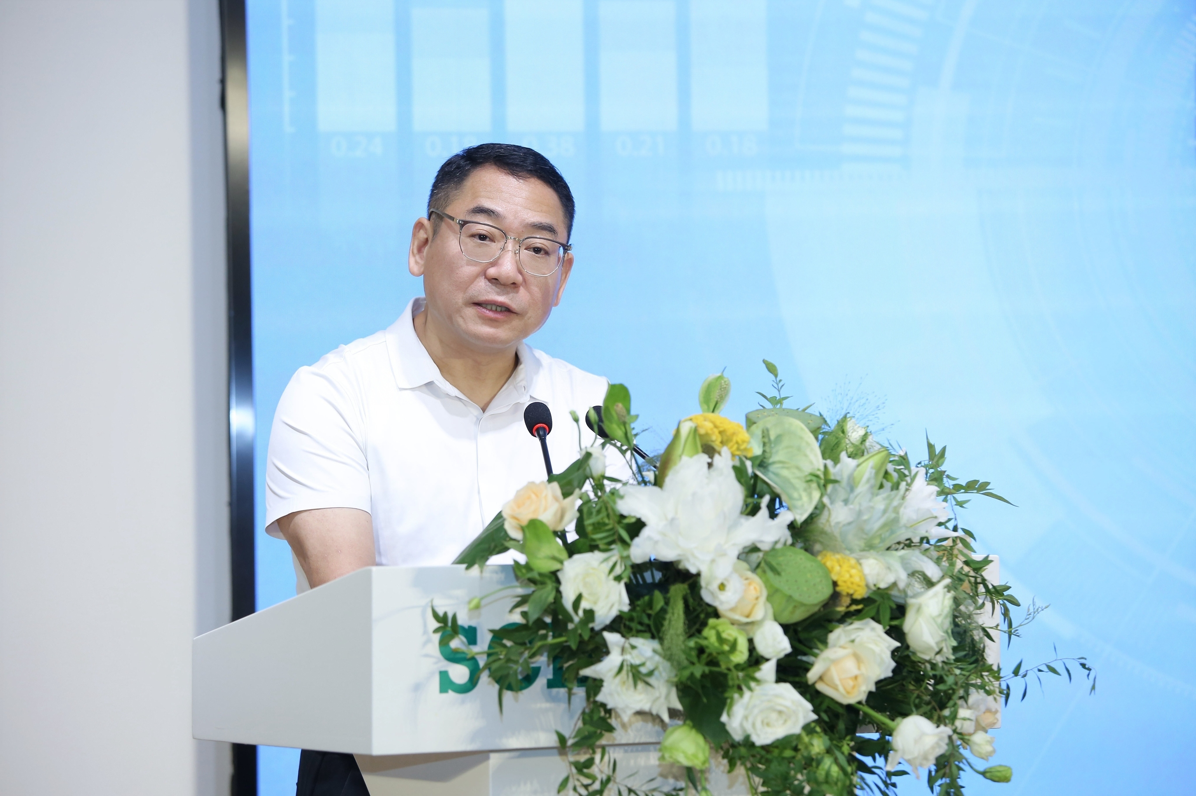 主講1.jpg 主講1.jpg